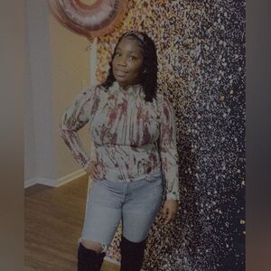 Meet your Posher, Shanatrea